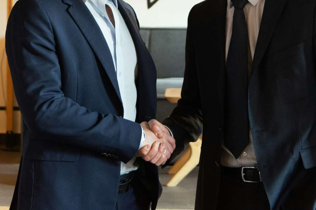 Cómo Elegir la Empresa de Mudanzas Adecuada: Checklist de 10 Preguntas